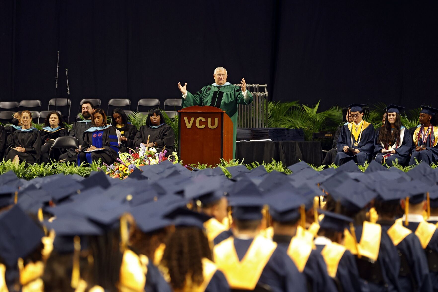 20220529_MET_GRAD_ER_13